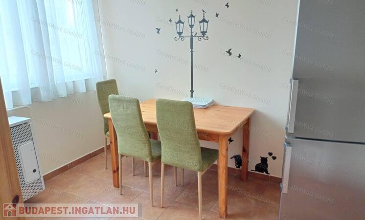 Belvárosi, csendes lakás hosszútávra kiadó                                 