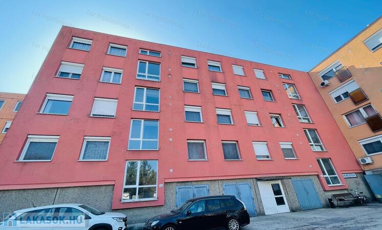 Eladó 3 szobás, hőszigetelt lakás Komárom szívében! -Kizárólag nálunk!                                 