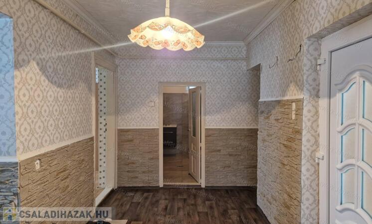 Tarnaörsön 990 nm-es telken, 74 nm-es, 3 szobás családi ház eladó                                 