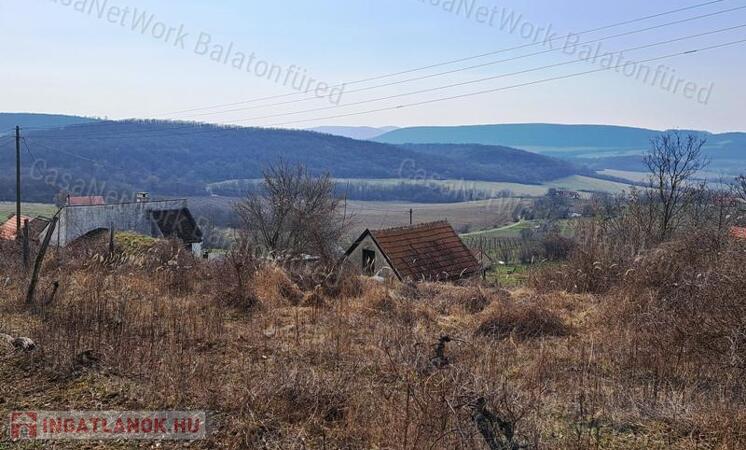 Építhető, tájpanorámás -MEZŐGAZDASÁGI TERÜLET BALATONCSICSÓN