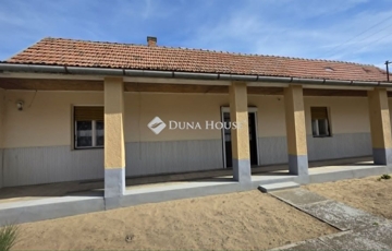 Eladó családi ház