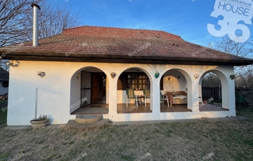 Eladó családi ház