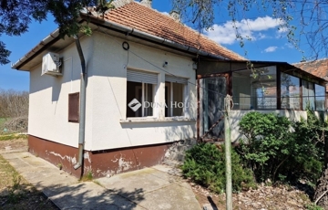Eladó családi ház