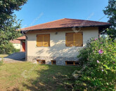 Eladó családi ház Komárom 131 200 000 Ft