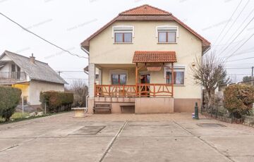 Eladó családi ház