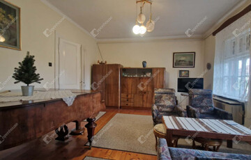 Eladó családi ház