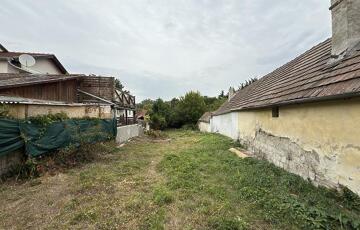 Eladó telek/földterület