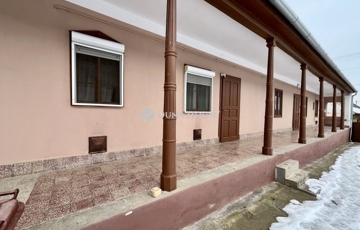 Eladó családi ház