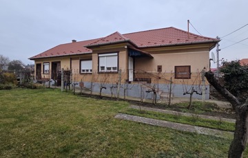 Eladó családi ház