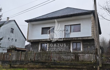 Eladó családi ház