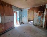 Eladó Pusztavámon egy felújítandó 150nm-es parasztház