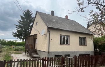 Eladó családi ház