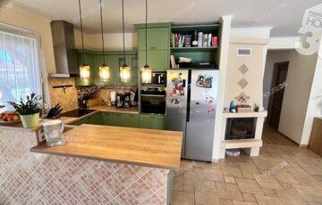 Eladó családi ház