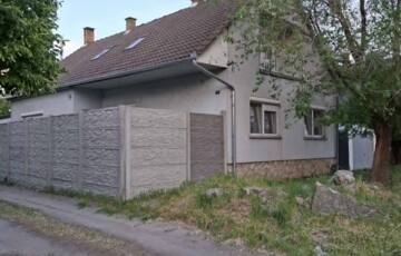 Eladó családi ház