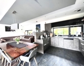 Eladó családi ház Pécs 149 000 000 Ft