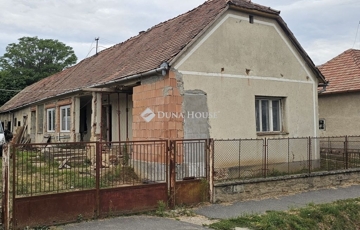 Eladó családi ház