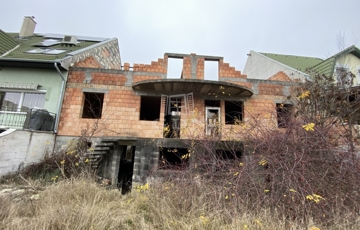 Eladó családi ház