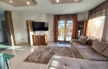 Kiadó családi ház