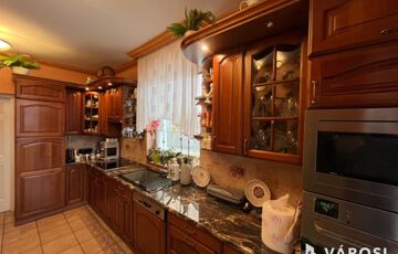 Eladó családi ház