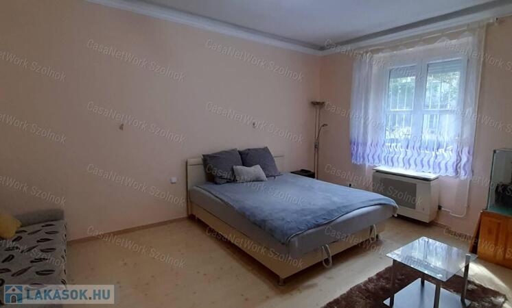 Városközpontban egyszobás lakás hosszútávra kiadó!                                 