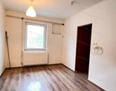 Kertvárosi kis ház