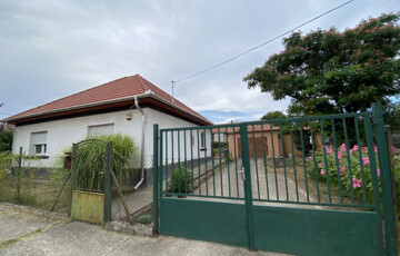Eladó családi ház