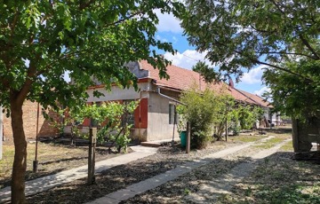 Eladó családi ház