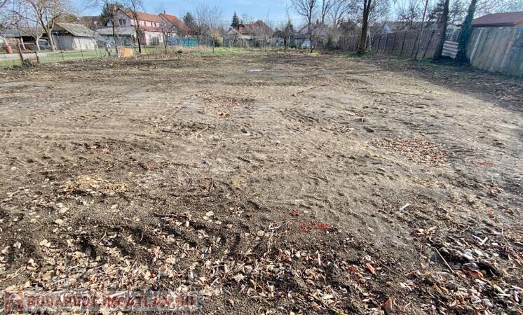 Szarvason, a Holt-Köröshöz közel eladó egy 1054 nm-es építési telek                                 