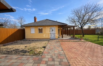 Eladó családi ház