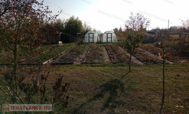 Balatonkenesén külterületi telek eladó