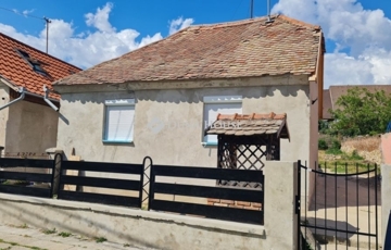 Eladó családi ház