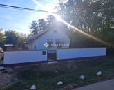 Eladó családi ház Dánszentmiklós 57 500 000 Ft