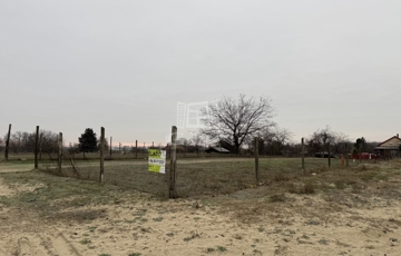 Eladó telek/földterület