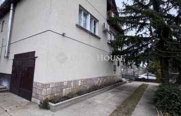 Eladó családi ház