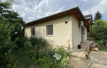 Eladó családi ház