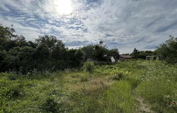 Eladó telek/földterület