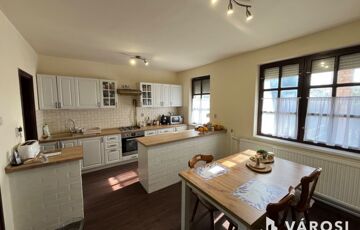 Eladó családi ház