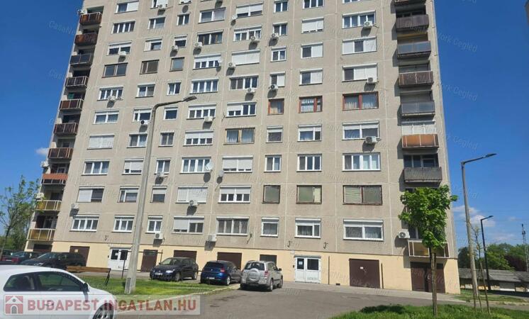 Eladó felújítandó panel lakás                                 