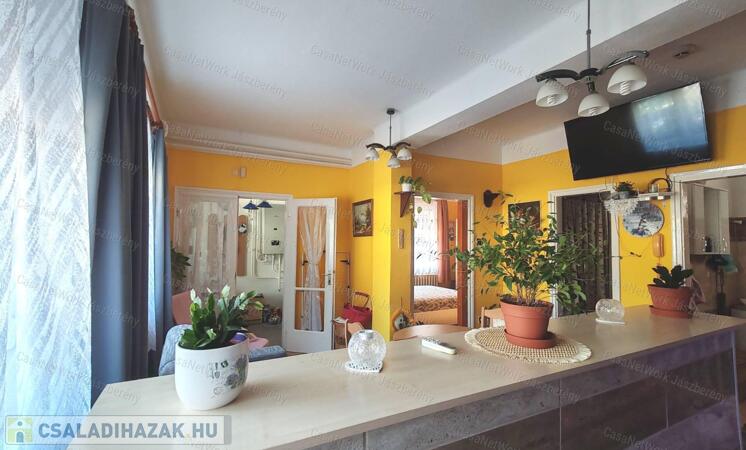 Valódi kis ékszerdoboz eladó Jászdózsa szívében                                 