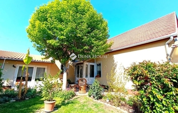 Eladó családi ház