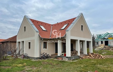 Eladó családi ház