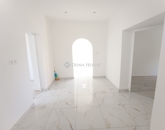 Eladó családi ház Újszász 23 000 000 Ft