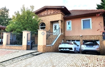 Eladó családi ház