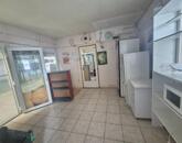 ELADÓ üzlethelyiség a KONZUM emeletén!