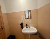 Kiadó iroda/üzlethelyiség Vác 200 000 Ft