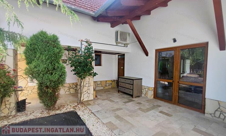 Kertvárosi napfényes otthon                                 