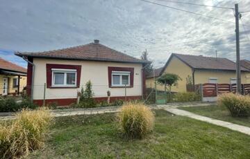 Eladó családi ház