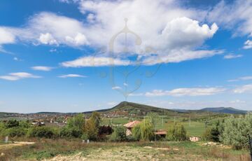 Eladó telek/földterület