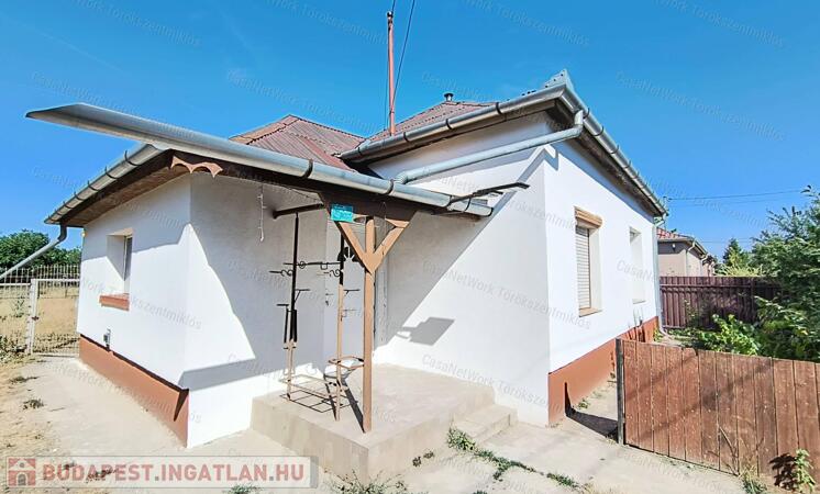 Eladó családi ház Törökszentmiklóson a G-faluban!                                 