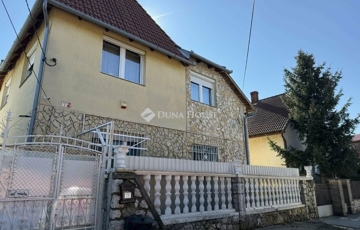 Eladó családi ház